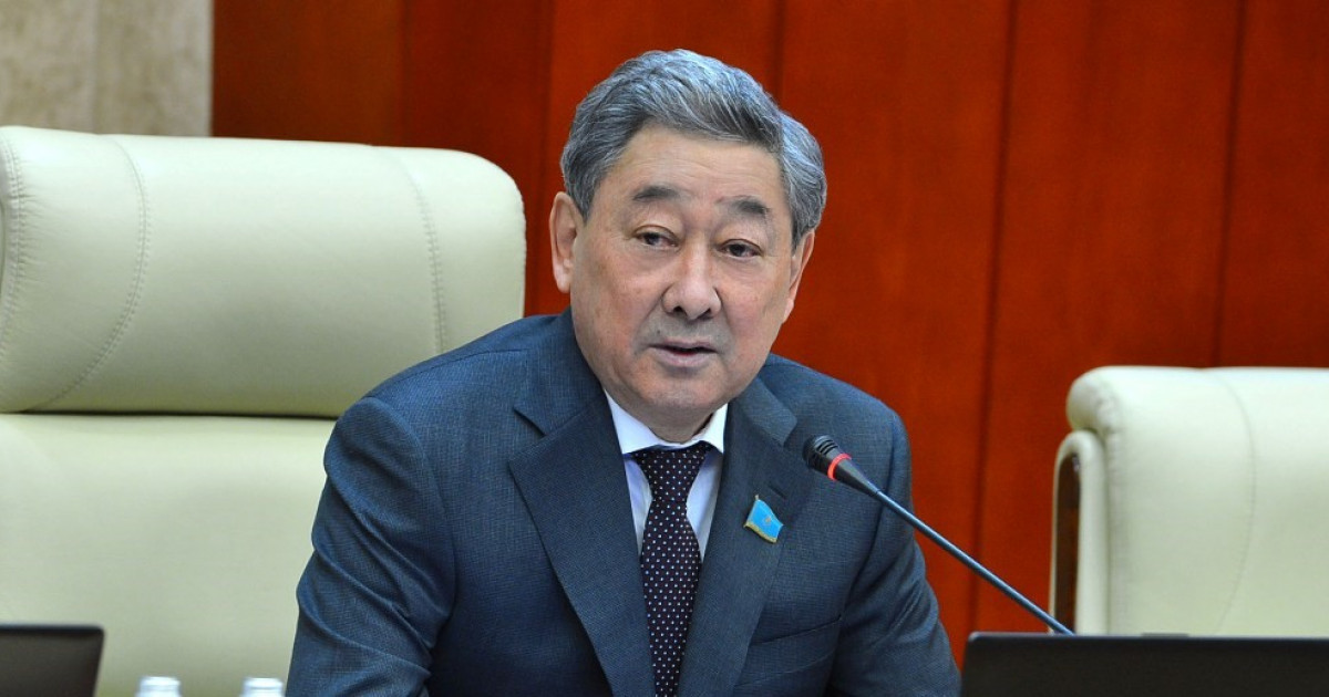 Depýtat Quryltaı men Halyq Keńesiniń konstıtýsııalyq mártebesin kúsheıtýdi usyndy