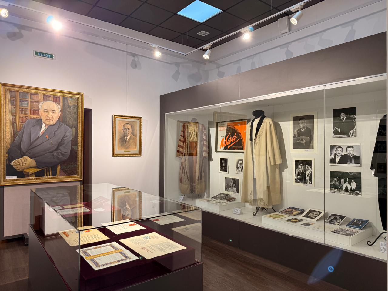 Áýezov teatrynyń júz jyldyq tarıhynan syr shertetin qundy derekter jarııalandy