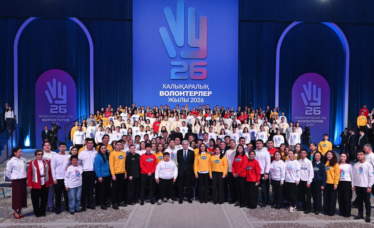 Prezıdent: Elimizdi eshkim syrttan kelip kórkeıtip bermeıdi