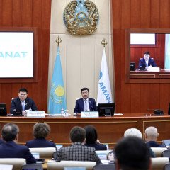 Adamı kapıtal – memlekettiń basty baılyǵy: AMANAT fraksııasy Jańa Konstıtýsııa jobasyn talqylady