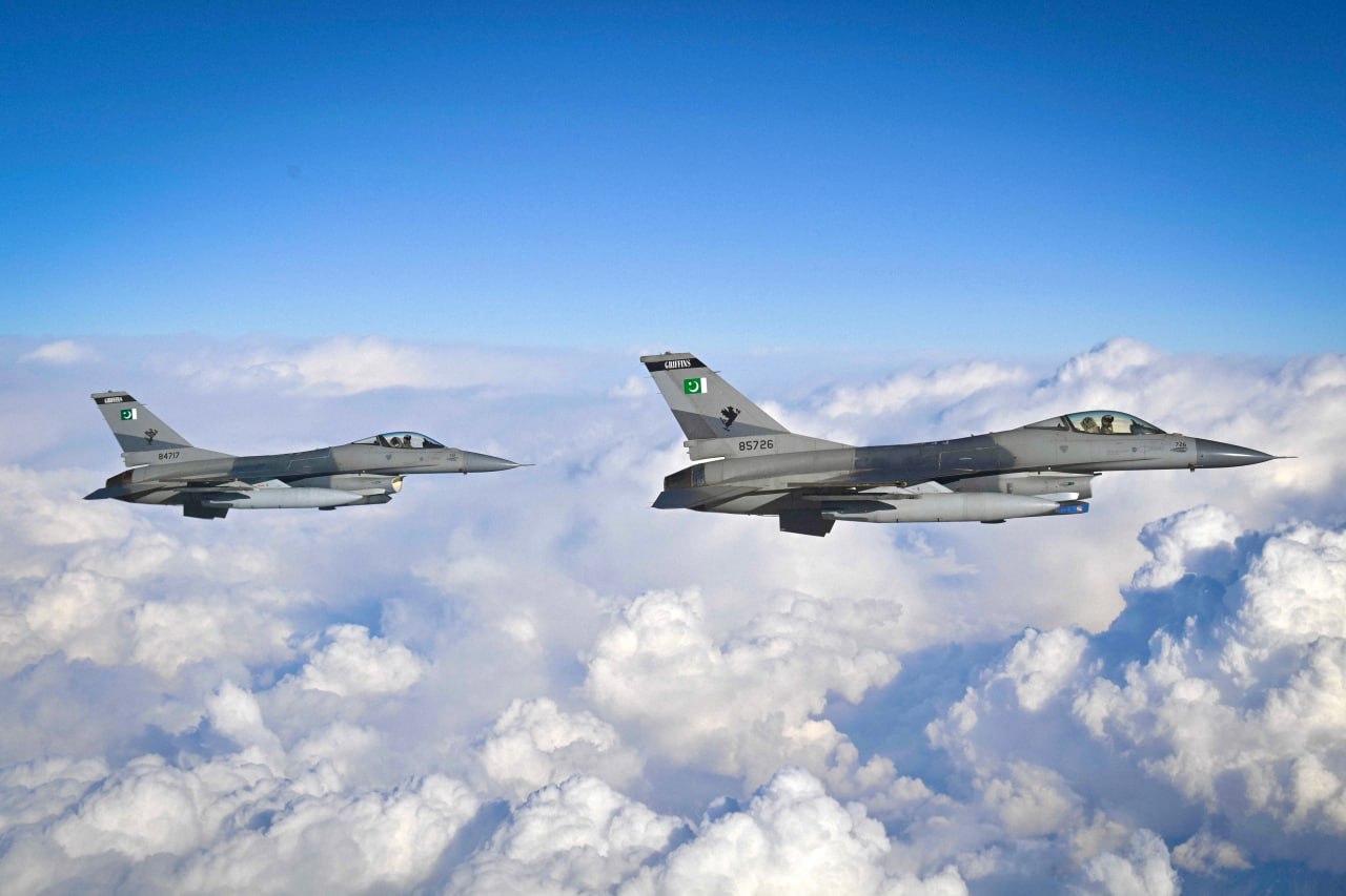 Toqaev Pákistanǵa bardy: Joıǵysh ushaqtar Prezıdent ushaǵymen qatarlasyp ushty