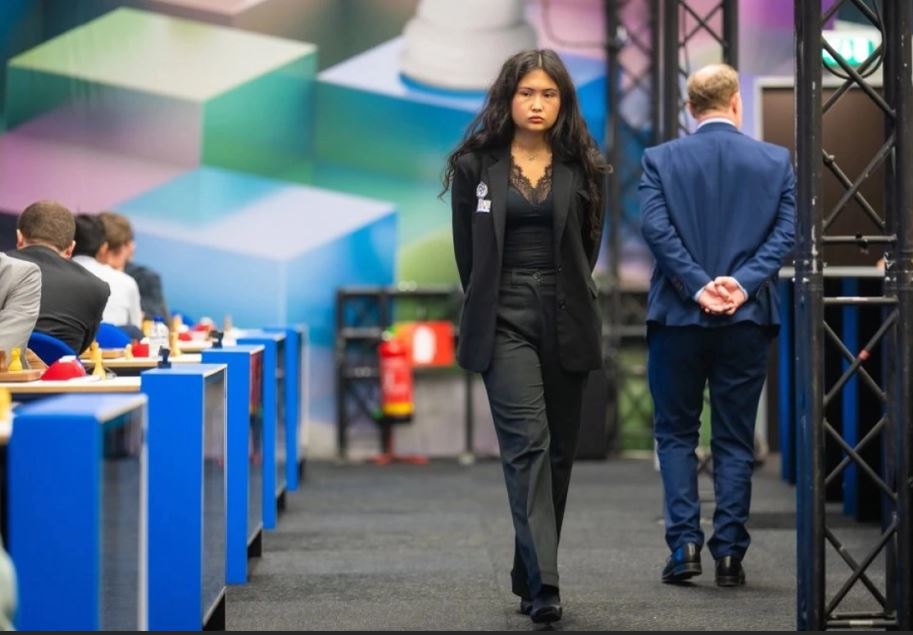 Sensasııalyq nátıje: Bıbisara Asaýbaeva sýpertýrnırde úzdik bestikke endi