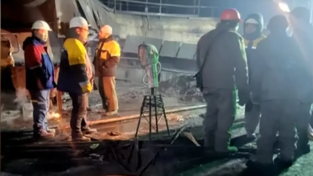 Tarazdaǵy fosfor zaýytynda 3 adamdy kúıik shalyp, bireýi kóz jumdy