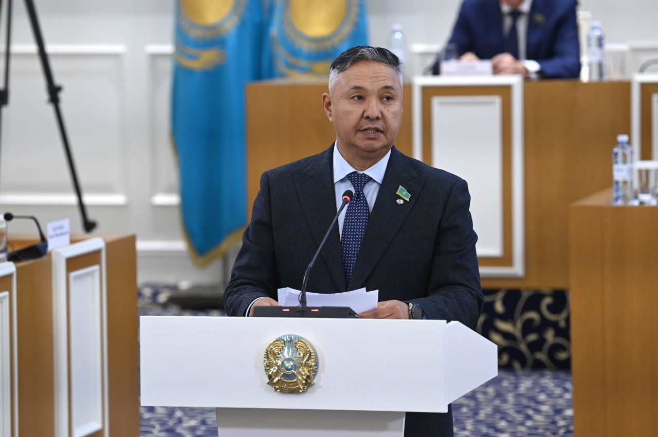 Azat Perýashev: Konstıtýsııalyq reforma bılik júıesindegi teńgerimdi kúsheıtedi
