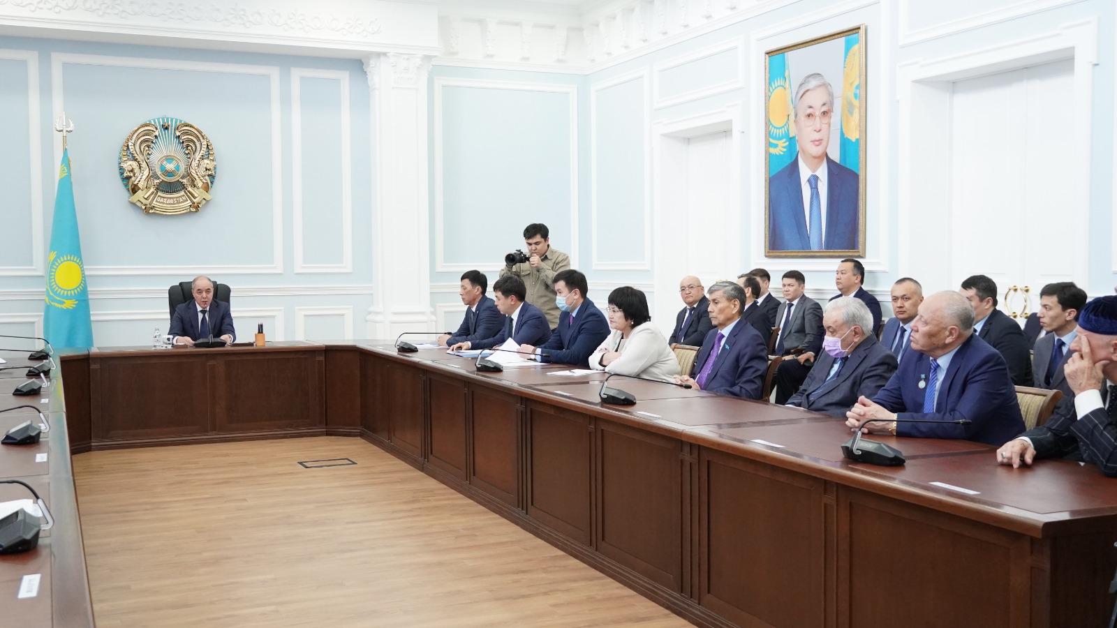 Batys Qazaqstan oblysy aktıvi jańa Konstıtýsııa jobasyn qoldady