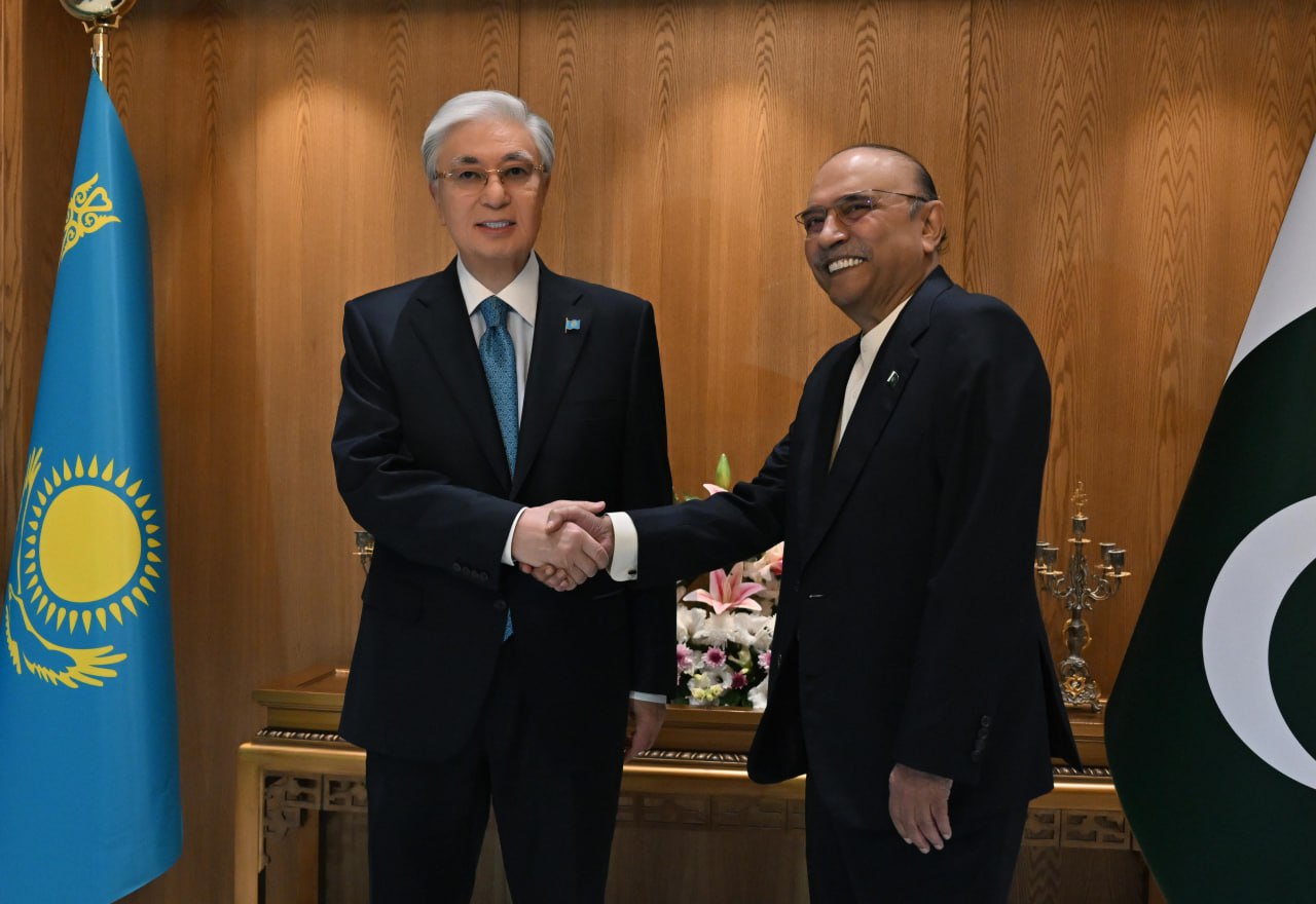 Memleket basshysy Pákistan Prezıdenti Asıf Alı Zardarımen kelissóz júrgizdi