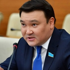 Maqsat Tolyqbaı: Jańa Ata zańnyń qazaq tilindegi nusqasy tolyqtaı qaıta jazyldy