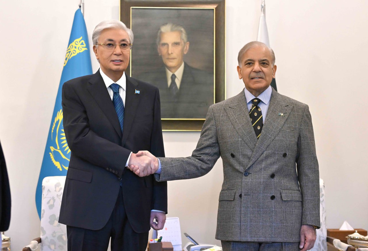 Prezıdent Pákistan Premer-mınıstrimen shaǵyn quramda kelissóz júrgizdi