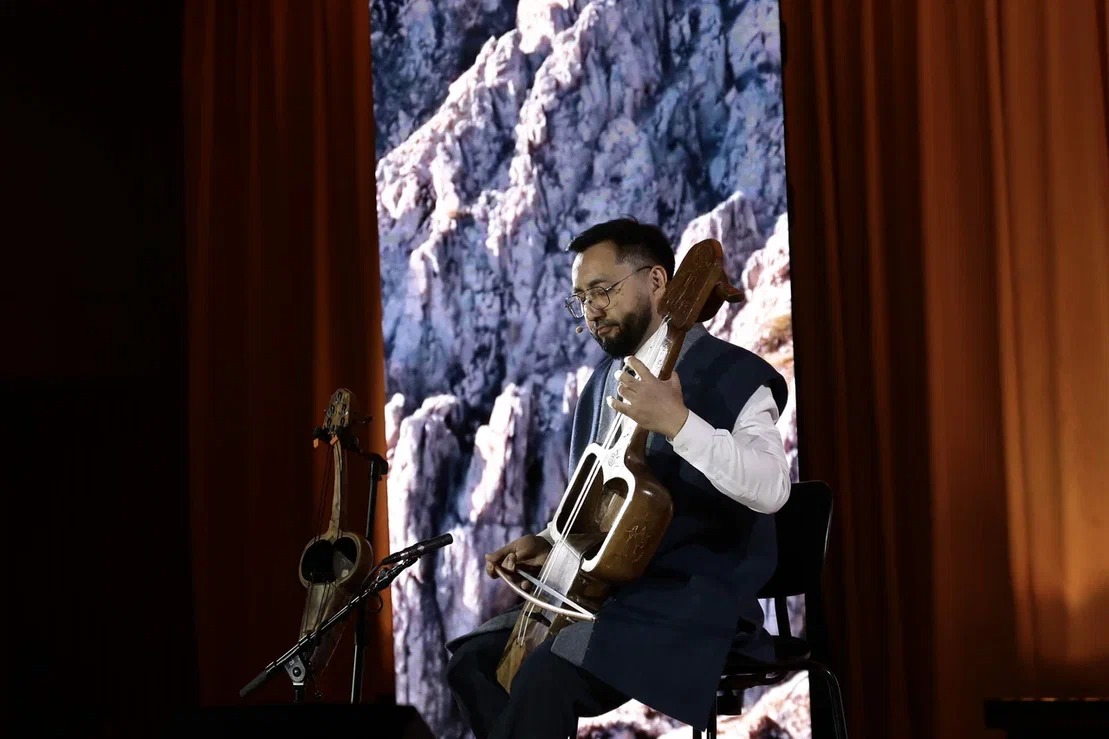 Kóneden jetken saryn