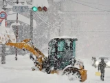 Japonııada jaýǵan qalyń qar saldarynan 40-tan astam adam qaza tapty
