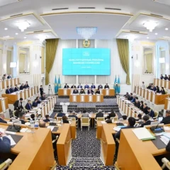 Búgin Konstıtýsııalyq komıssııanyń kezekti toǵyzynshy otyrysy ótip jatyr