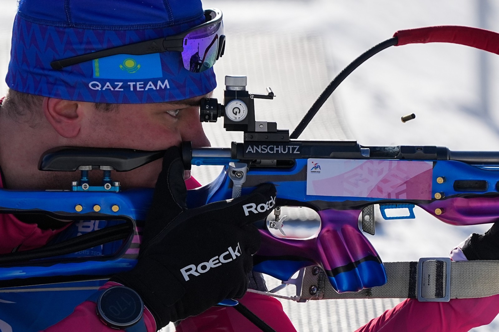 Qazaqstandyq bıatlonshylar estafetada baq synady