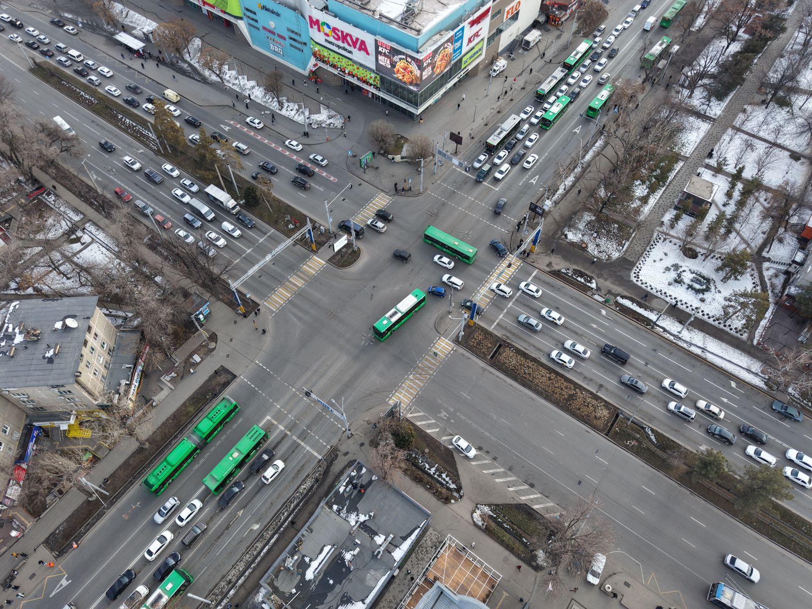 Almatyda keıbir kóshe qıylystaryndaǵy baǵdarshamdardyń jumysy ózgeredi