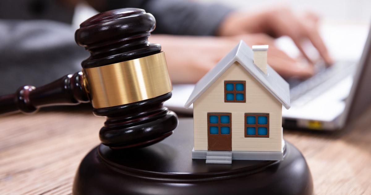 Shymkentte joq páterlerdi jalǵa bergen áıel ustaldy