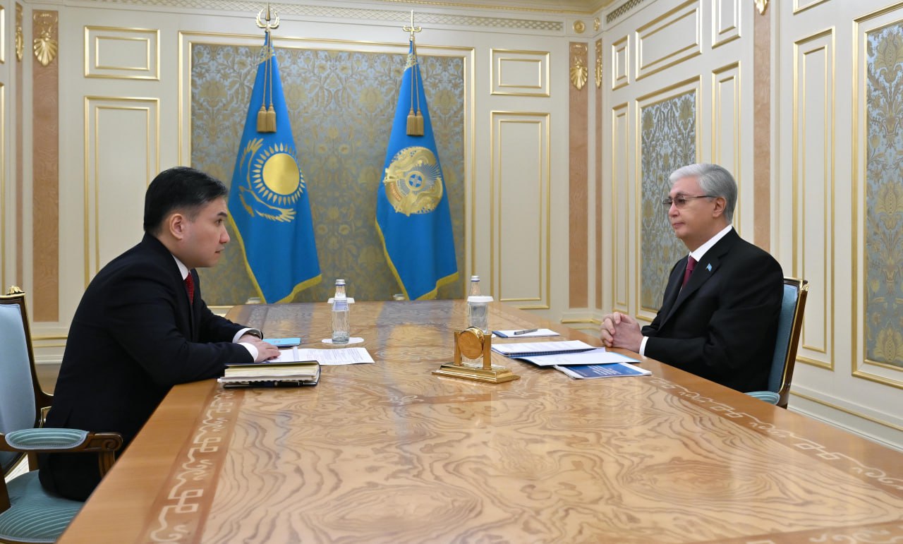 Prezıdent Eńbek jáne halyqty áleýmettik qorǵaý mınıstrin qabyldady