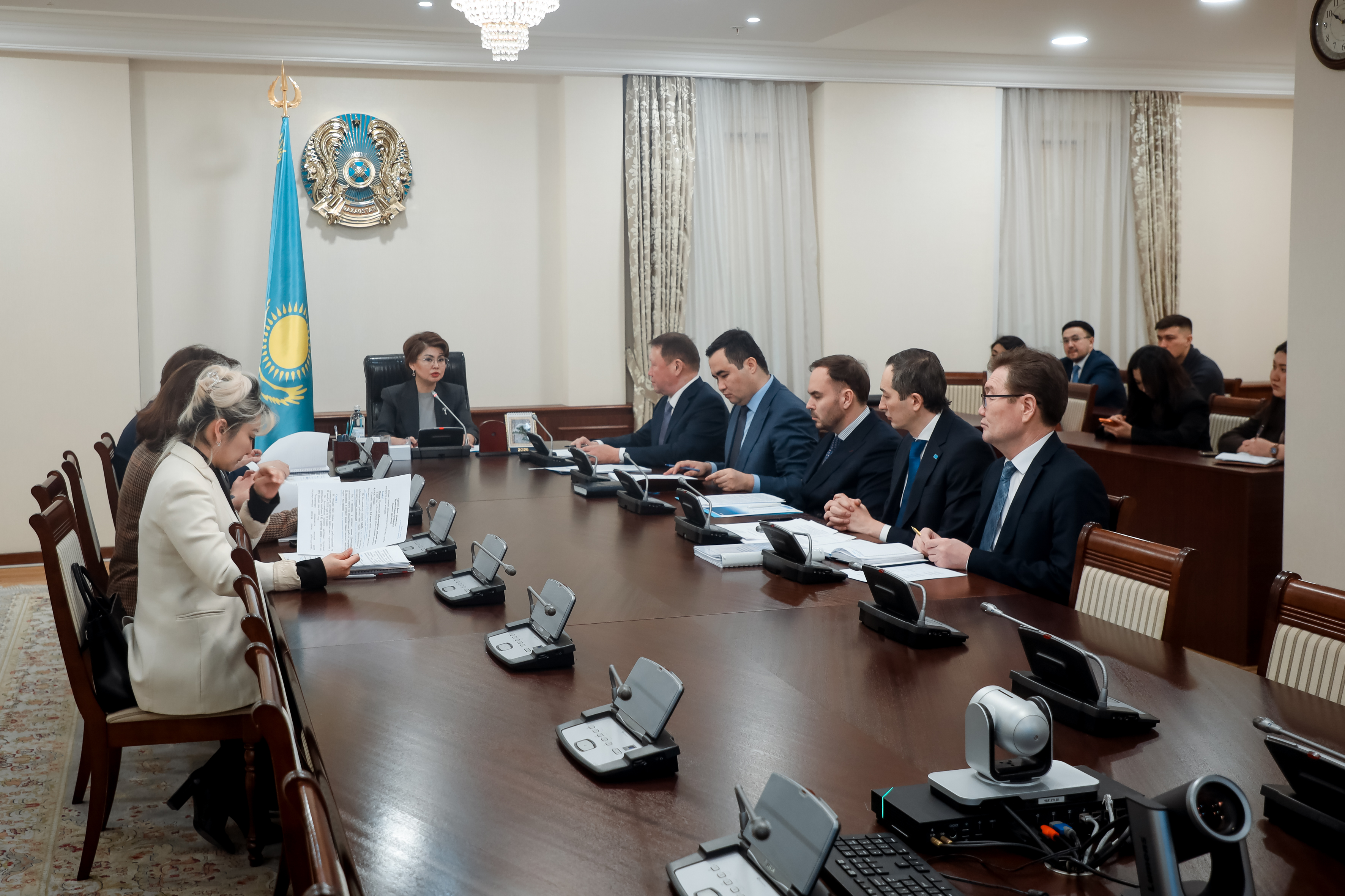 Qostanaı oblysynyń áleýmettik salalaryn damytý: Úkimette qandaı máseleler kóterildi?