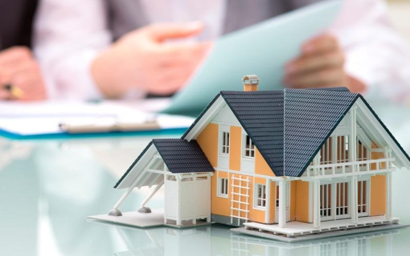 «Sot sheshimimen ǵana»: Turǵyn úı quqyǵyna kepildikti konstıtýsııalyq deńgeıde kúsheıtý usynyldy