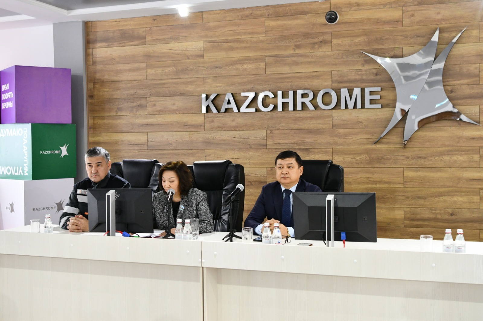 Aqtóbelik kásiporyn jumysshylaryna jańa Konstıtýsııanyń basymdyqtary aıtyldy