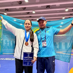 Áıelder kúresinen el quramasynyń bas bapkeri aýysty