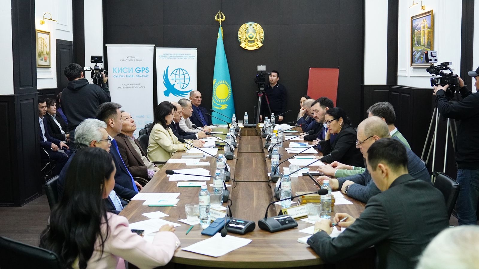 Almatyda KISI GPS alańynda jańa Konstıtýsııanyń qundylyqtyq baǵdarlalary talqylandy