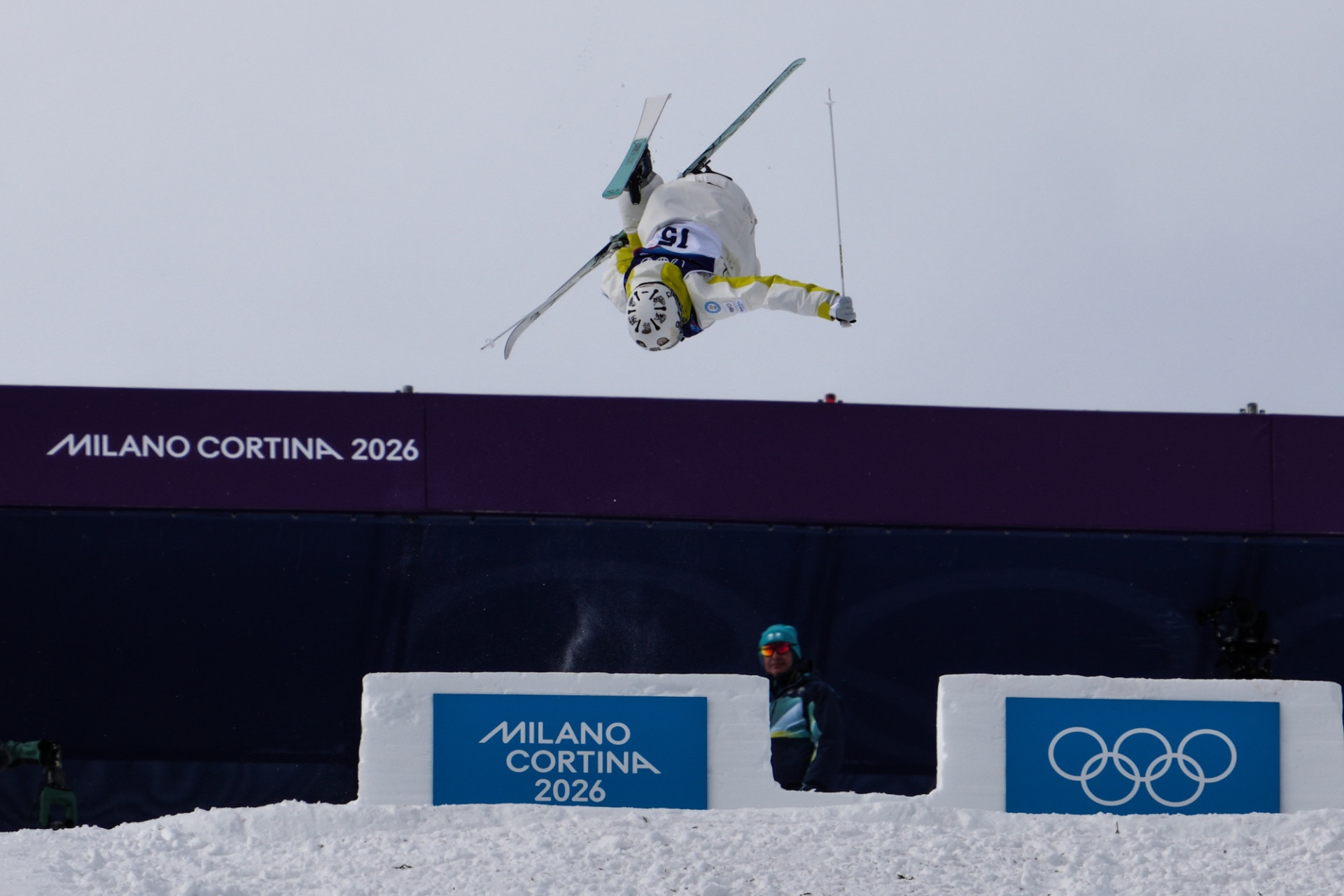 Báıgesiz besinshi kún...