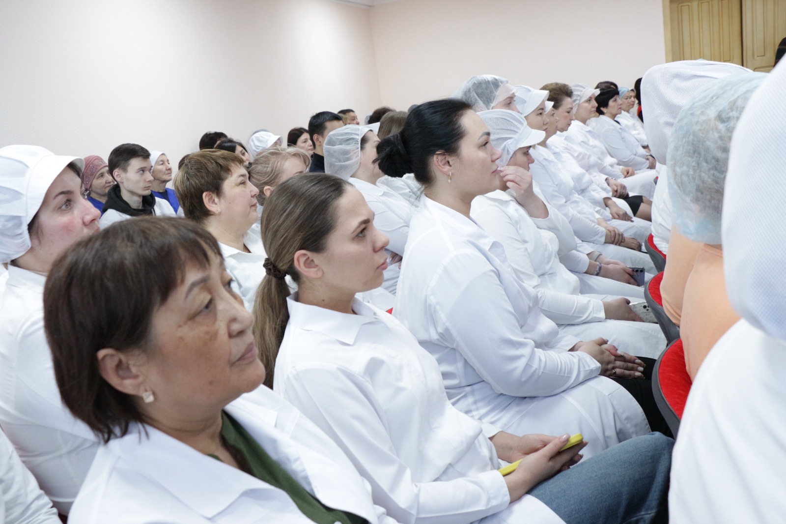 «Baıan Sulý» fabrıkasy ujymy jańa Konstıtýsııa jobasyna qoldaý bildirdi