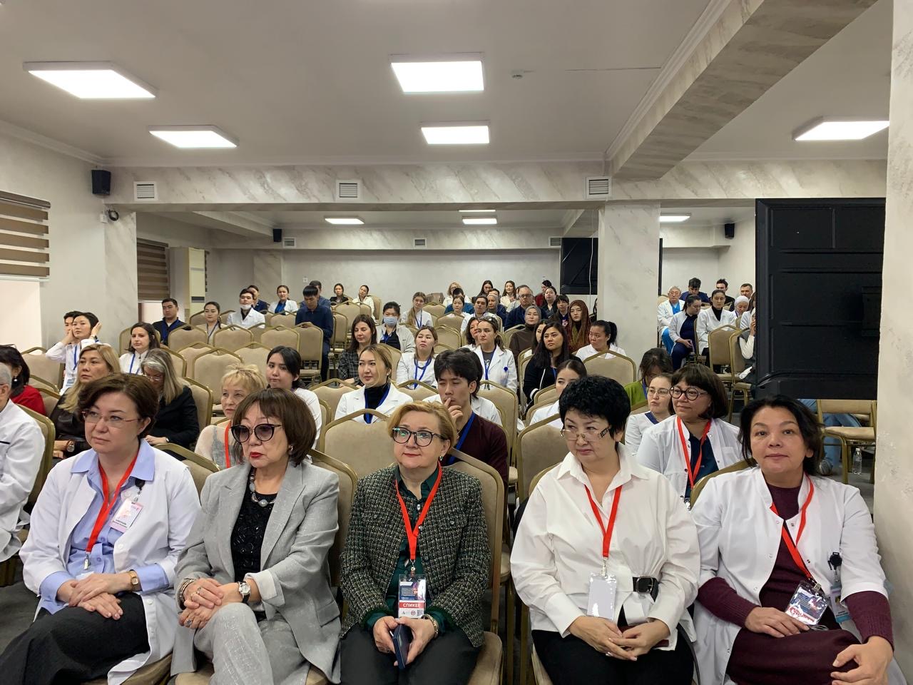 Otandyq mamandar revmatologııalyq aýrýlardy anyqtaý men emdeý máselelerin talqylady