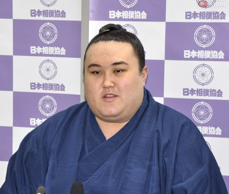 Japonııany moıyndatqan jalǵyz qazaq: Ersin Baltaǵul Astanada jankúıerlerimen kezdesý ótkizedi