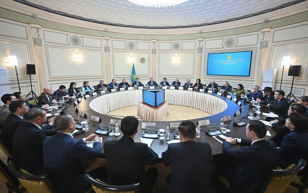 Saıası júıeni nyǵaıtý qadamy