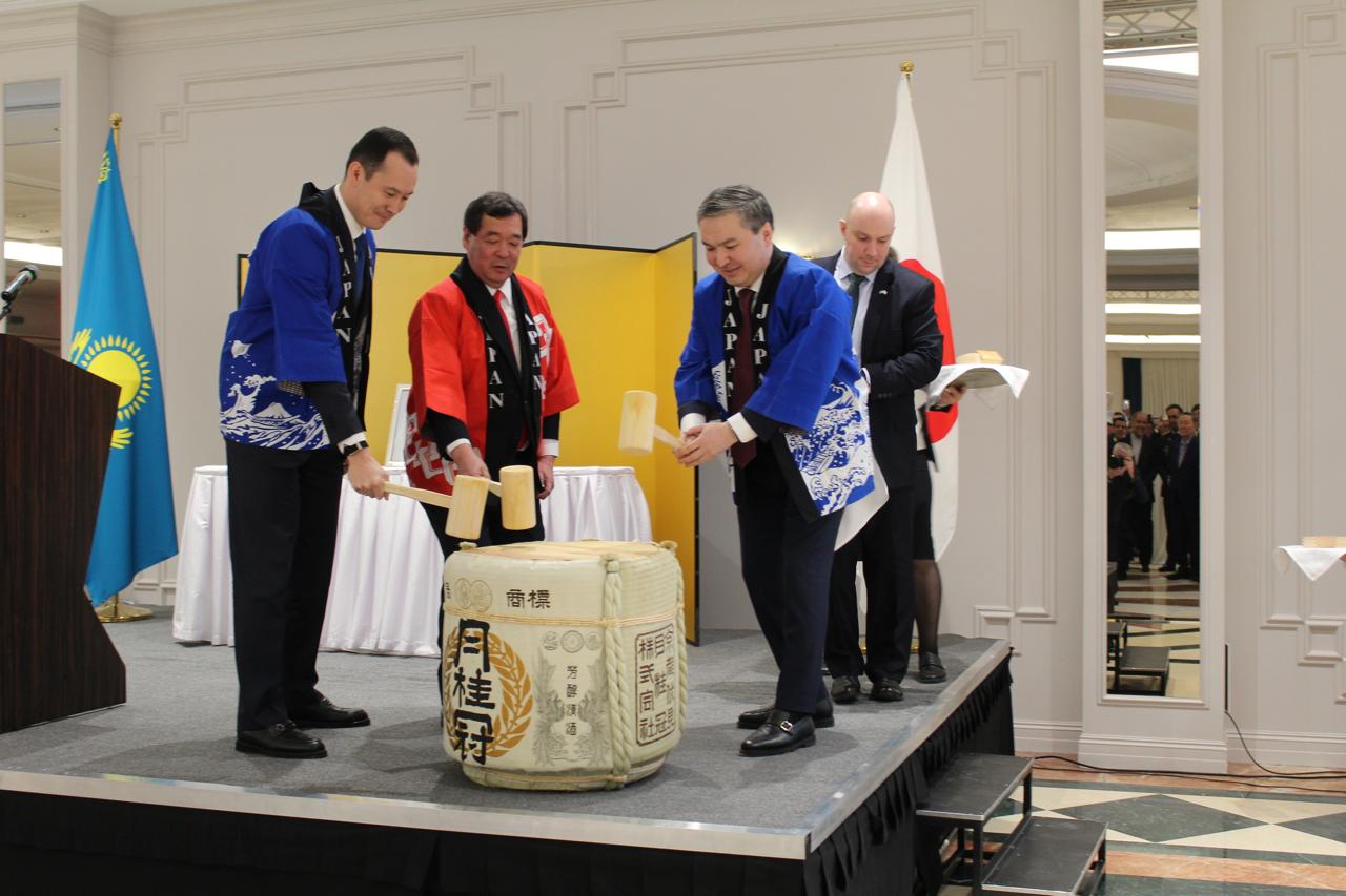 Japonııanyń Ulttyq kúnine oraı Astanada japon salty oryndaldy