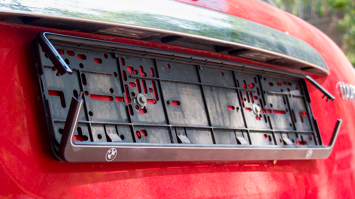 Avtokólik nómirin polıseı alyp ketse ne isteý kerek?