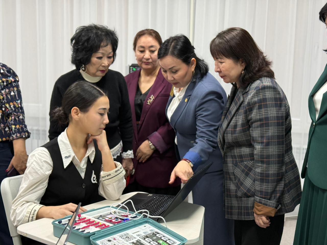 Mańǵystaýda alǵashqy ınnovasııalyq logopedııa jáne sıfrlyq bilim kabınetteri ashyldy