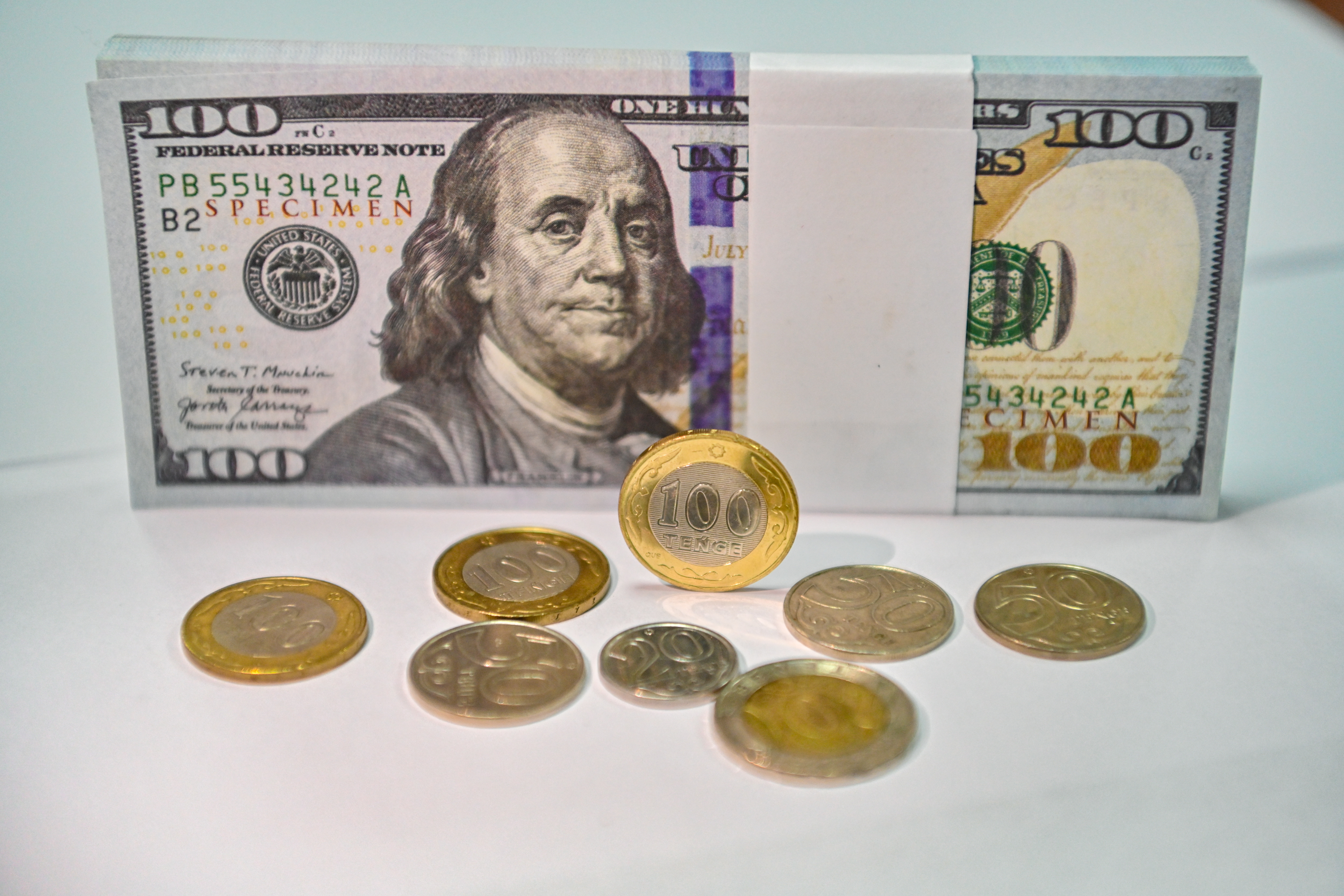 Valıýta baǵamy: Búgin dollar qansha teńgeden saýdalanyp jatyr?