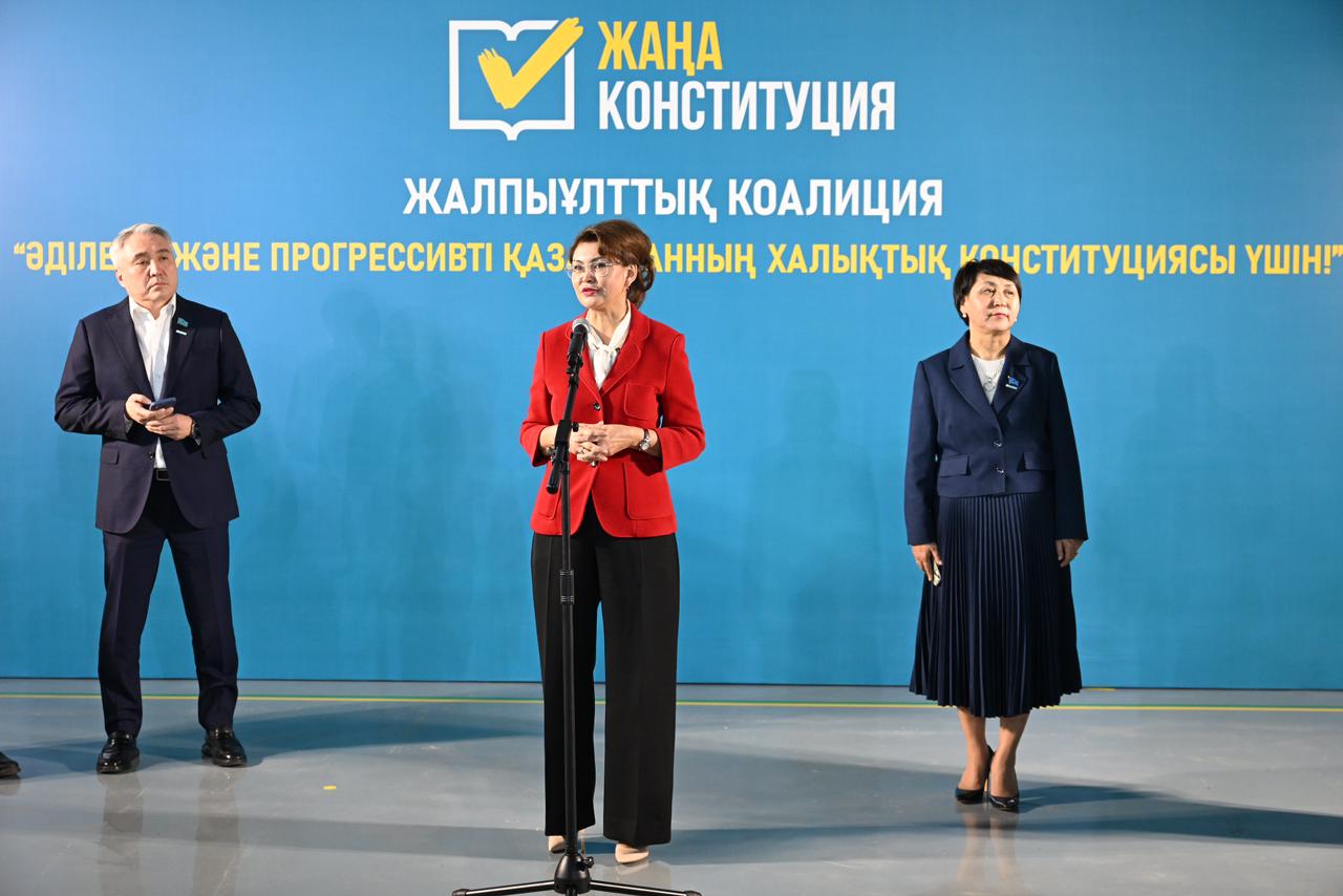 Jetisýda koalısııa ókilderi kásiporyn ujymymen kezdesti