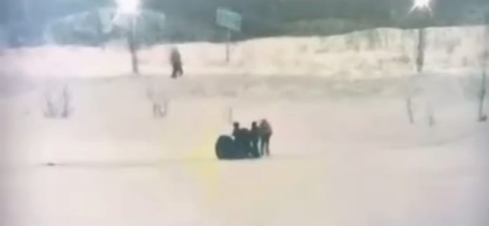 Astanada polıseıler muz qursaýynda qalyp qoıǵan balyqshyny qutqardy