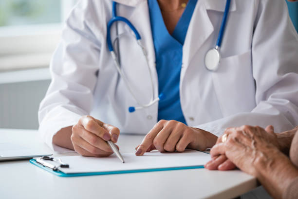 76 jasqa deıingi el azamattary tegin skrınıngten óte alady