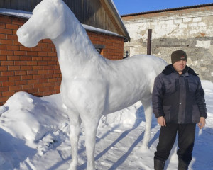 Qardan músin turǵyzdy