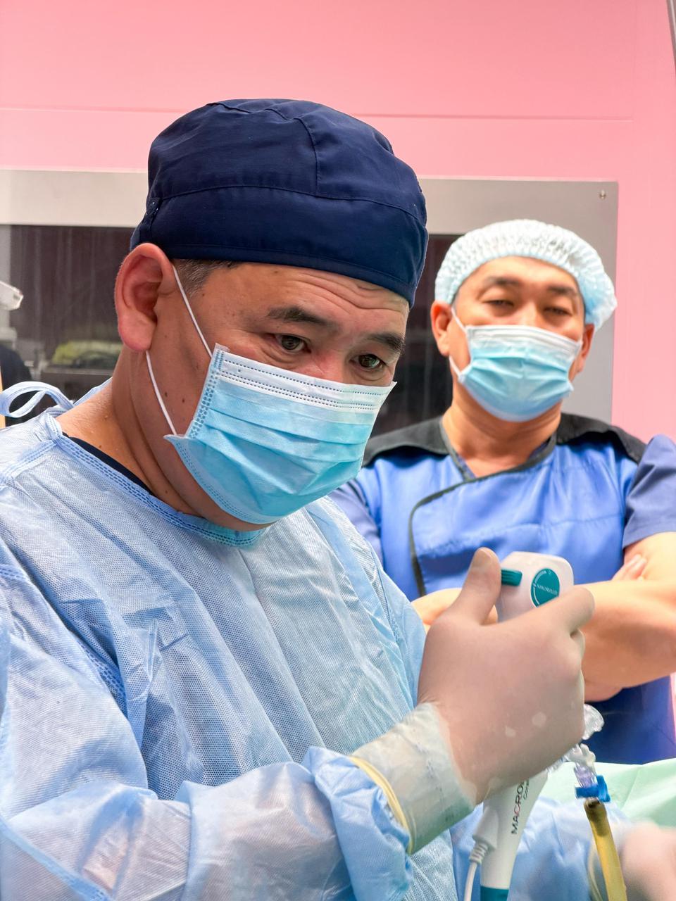 Aqtaýda ýrologııalyq operasııa jasalady