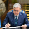 Memleket basshysy Qazaqstan prezıdenti baspasóz qyzmetiniń burynǵy basshysyn marapattady