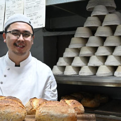 Jetisýda jas kásipker qol ashytqymen pisireletin nan óndirisin jolǵa qoıdy