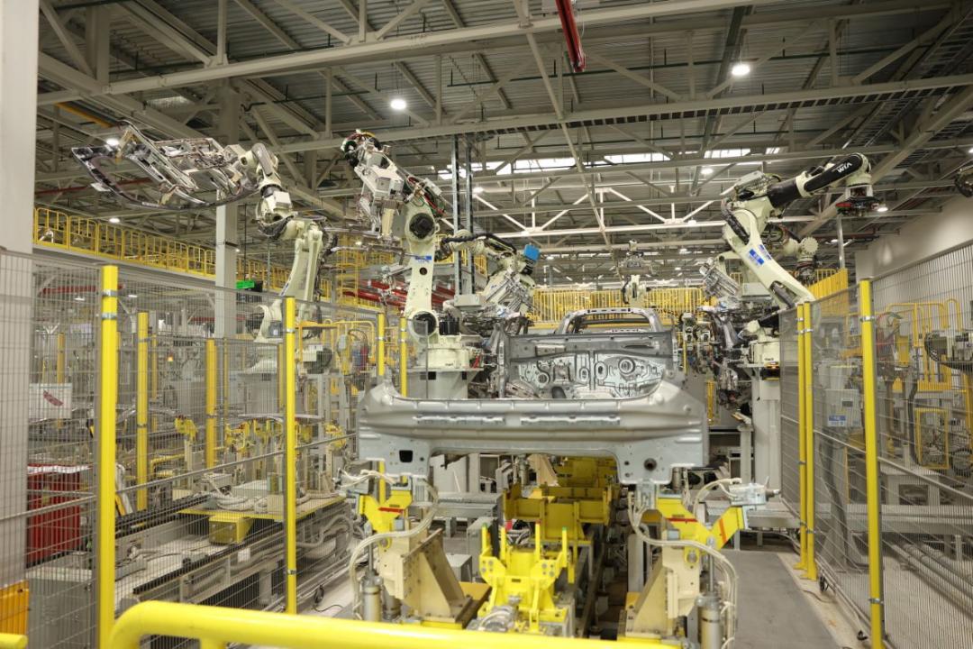 Qostanaı oblysynda 145 robot óndiriste jumys isteı bastady