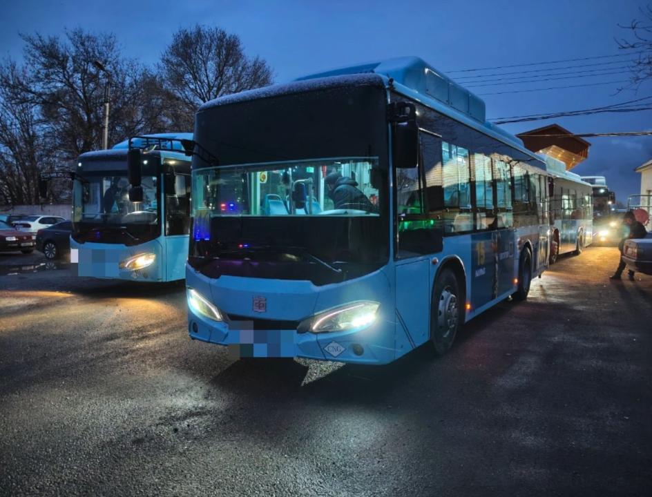 Jambyl oblysynda oryndyqtardy alyp tastap adam tasyǵan avtobýs anyqtaldy