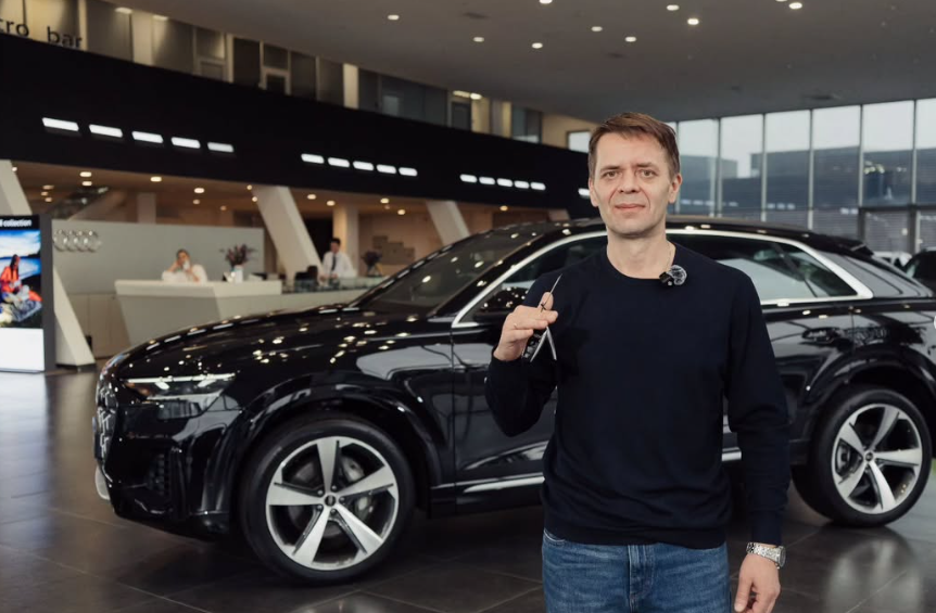 Belgili kásipker Mıhaıl Shaıdorovtyń ákesine kólik syılady