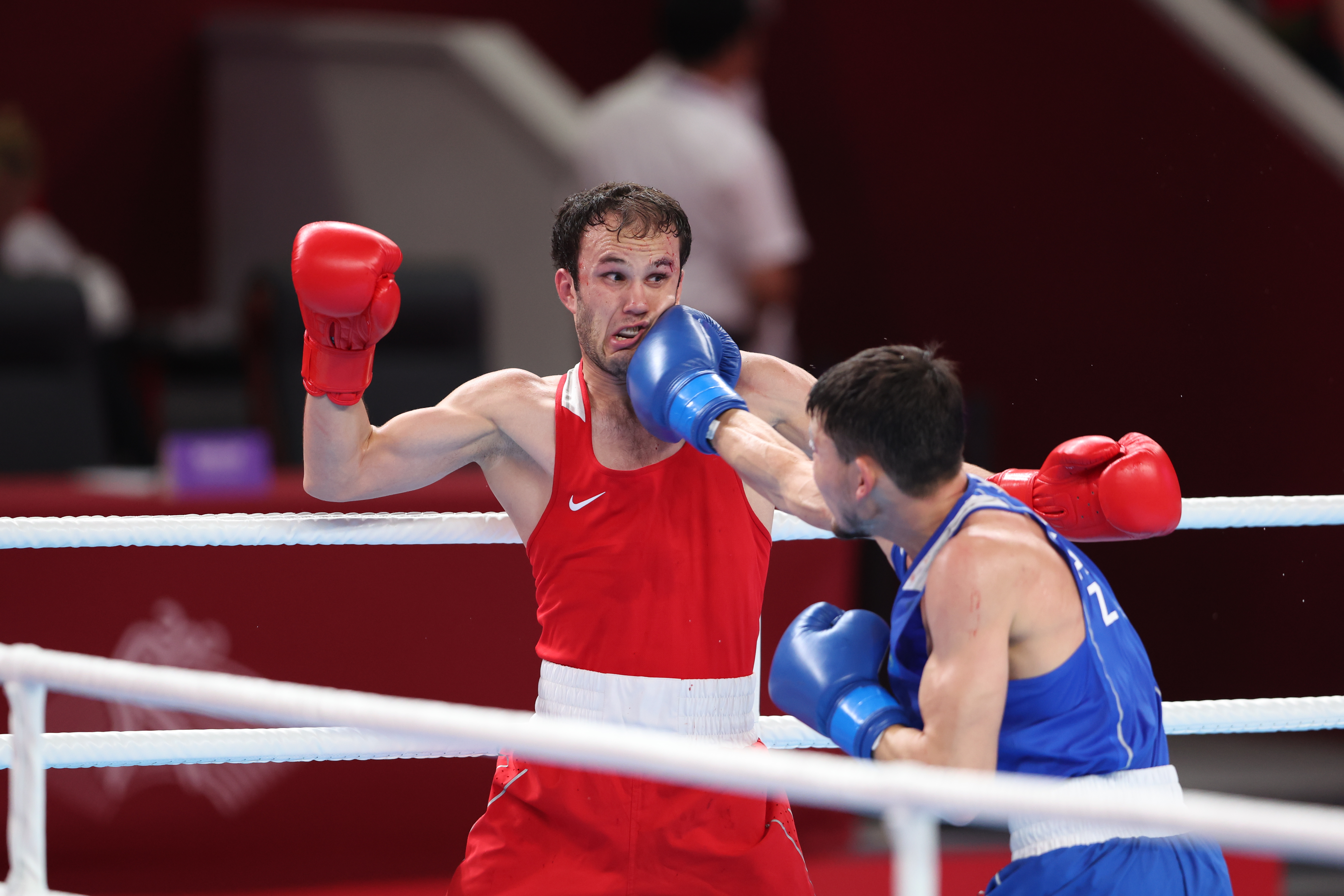 Sofııadaǵy boks básekesi: Qazaqstannyń 15 bylǵary qolǵap sheberi rıngke kóterildi