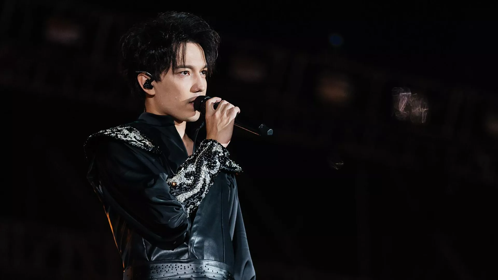 Alty qurlyq tyńdaǵan habar: Belgııa radıosy Dımashtyń shyǵarmashylyǵyn dáriptedi