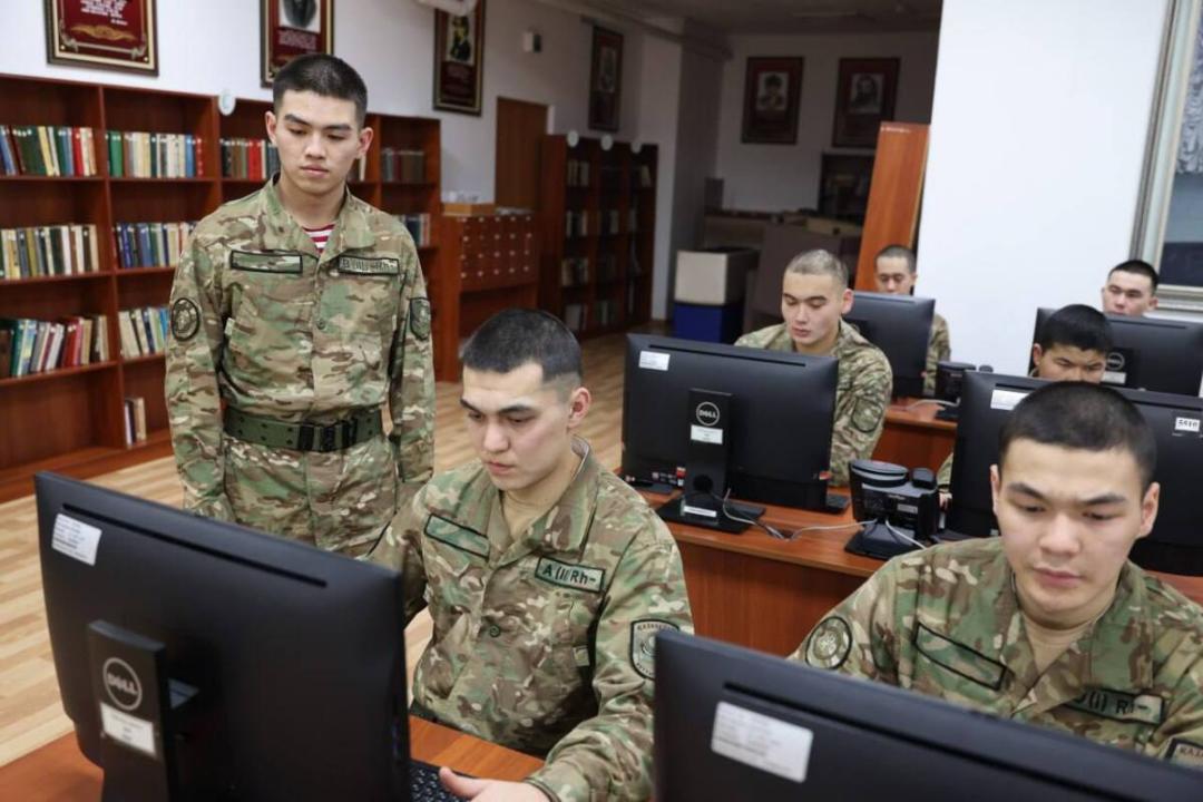 Áskerı qyzmetshilerge arnalǵan aqparattyq portal ázirlendi