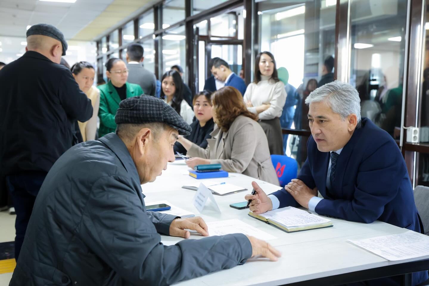 Shymkent qalasynyń ákimi turǵyndardy jeke-jeke qabyldady
