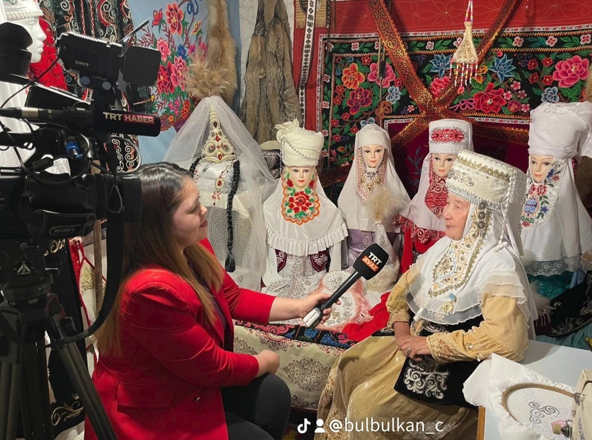 Aq kımeshekti áıgilegen áje