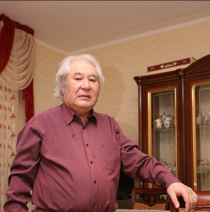 Serik Turǵynbekuly, aqyn, Qazaqstannyń eńbek sińirgen qaıratkeri: Kez kelgen qazaqtyń negizinde aqyndyq bar