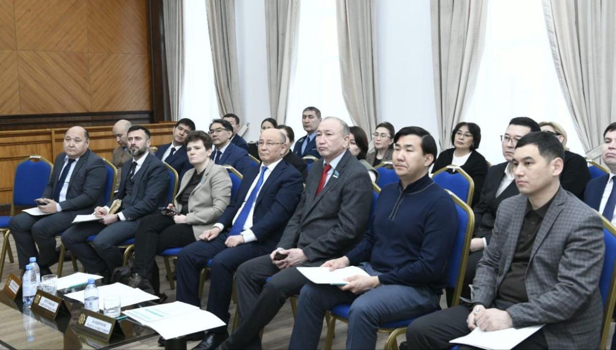 Parlament depýtattary qylmystyq qaýip-qaterdi boljaý júıesiniń tıimdiligin talqylady